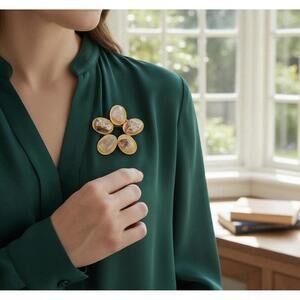 Vintage 1960s Brutalist Style Agates & Quartz Cluster Brooch Gold-Tone, 1.75”